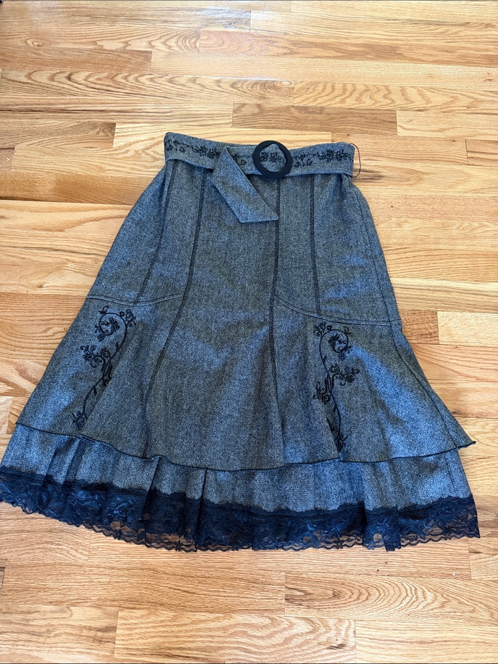 Embroidered Gray A-Line Skirt with Lace Hem and Belt